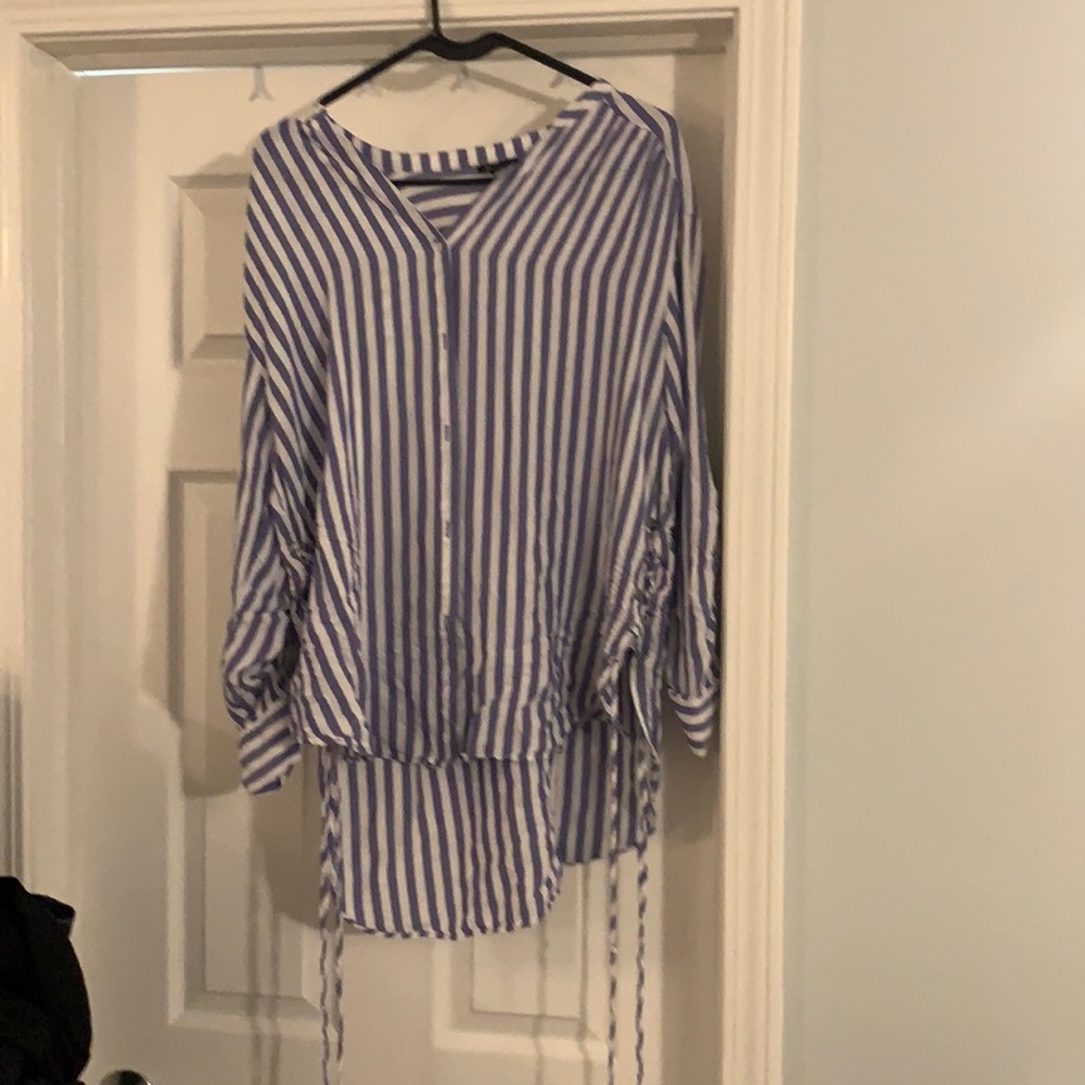 a.n.a sz Large blue and white striped shirt